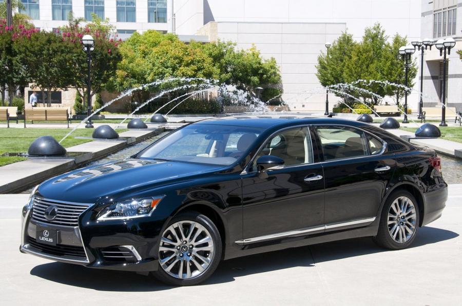  Lexus LS460 2013 года  (фото 3 из 111)